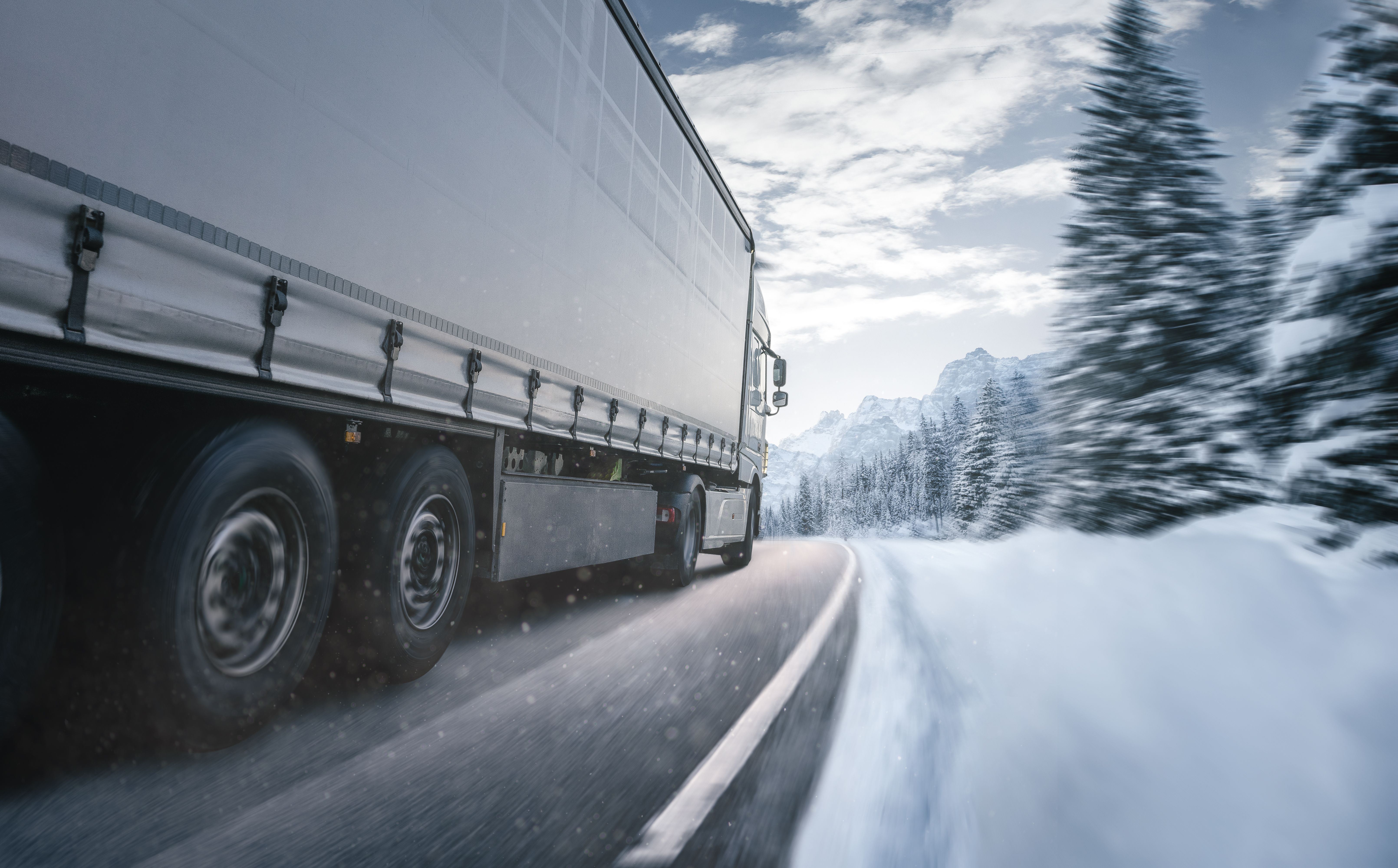 1804_Truck_laag_standpunt_winter
