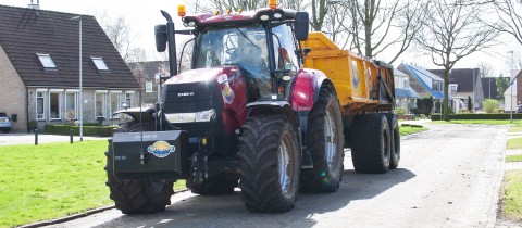 Les pneus agricoles sur la route